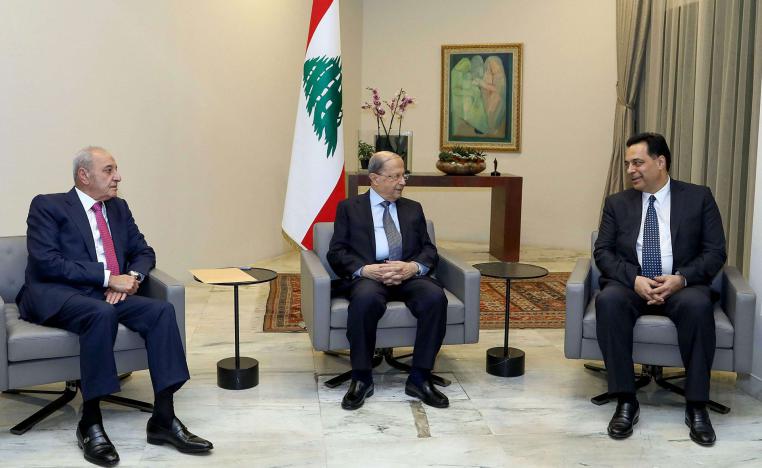 عون يتوسط حسان دياب ونبيه بري