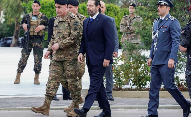 رئيس الوزراء اللبناني المستقيل سعد الحريري في عرض عسكري