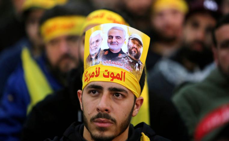 ناشط في حزب الله في حفل تأبين لقاسم سليماني في بيروت