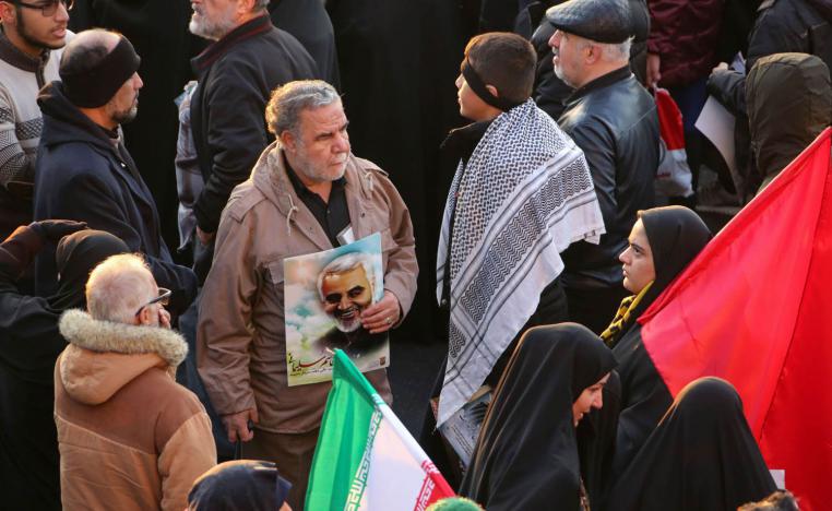 إيرانيون يحضرون جنازة قاسم سليماني