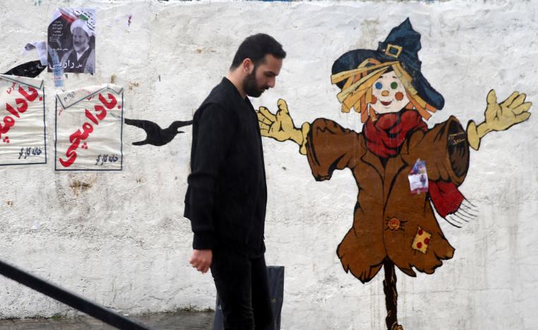 الإيرانيون يقاطعون انتخابات يتحكم في نتائجها المرشد