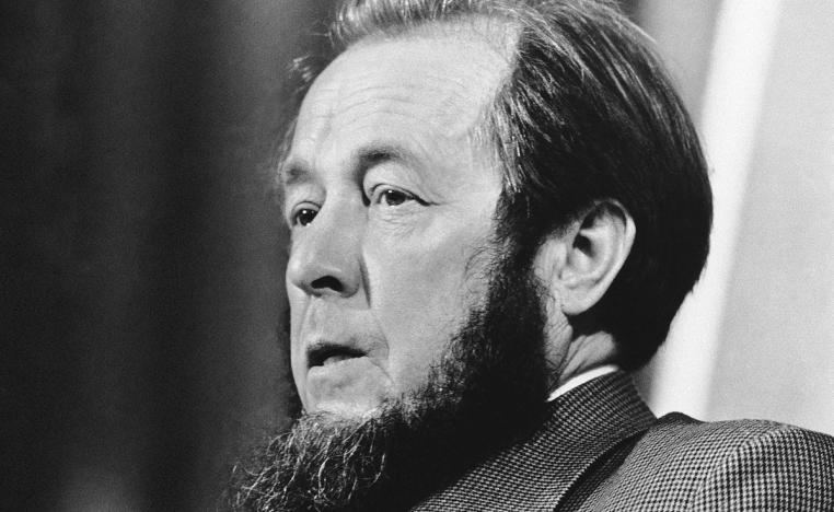 الاديب الروسي الكسندر سولجنتسين 