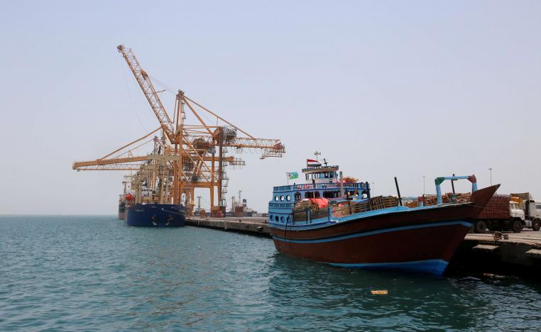 التحالف دمر مواقع تستخدم لإطلاق زوارق مفخخة