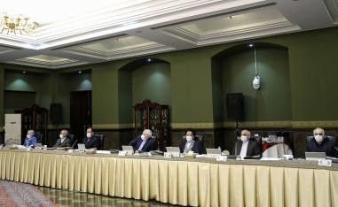 كورونا يتفشى داخل البرلمان الإيراني وبين المسؤولين ورجال الدين