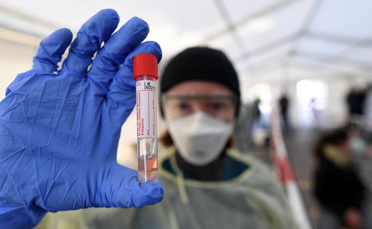 تجارب حثيثة لانقاذ سكان العالم