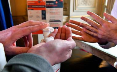 غسل اليدين 