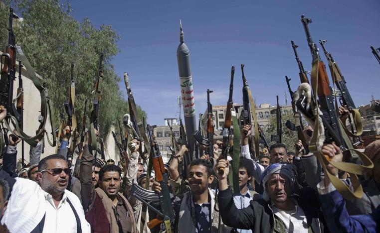 The battle comes hours after the Yemeni government called on Washington to designate Huthi rebels a terrorist organisation