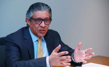 محمد بن مزيد التويجري وزير الاقتصاد والتخطيط المعفى
