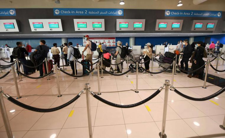 الإمارات تستأنف بعض الرحلات المتجهة إلى الخارج