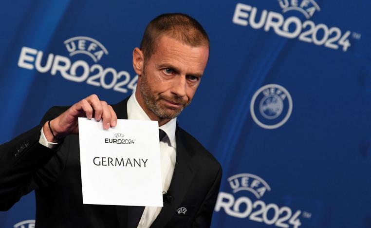 رئيس الاتحاد الأوروبي لكرة القدم ألكسندر تشيفيرين