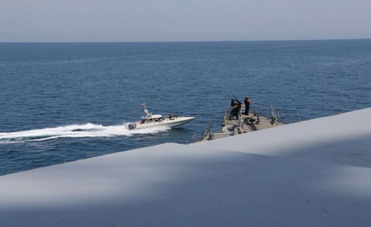 11 زورقا للحرس الثوري الايراني احتكوا ببوارج حربية اميركية في الخليج