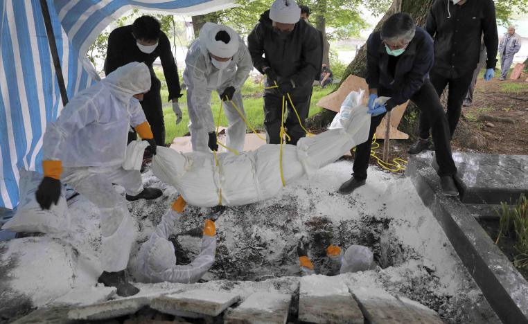 Of those still being treated for the disease, 2,976 were in critical condition