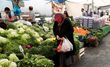 فيروس كورونا يثير أزمة عالمية دفعت 170 اقتصادا إلى الانكماش