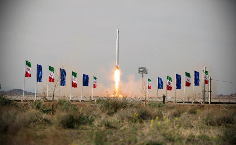 اطلاق صاروخ ينقل القمر الاصطناعي الايراني الى الفضاء