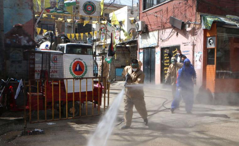 More than 2,000 people live in Wavel