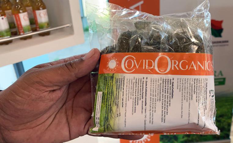 شاي الأعشاب كوفيد أورغانكس الذي وصفه راجولينا أنه علاج حاسم لكورونا