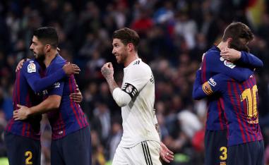 لاعبو فريقي برشلونة وريال مدريد