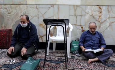 تفشي كورونا السريع دفع ايران لاغلاق المساجد
