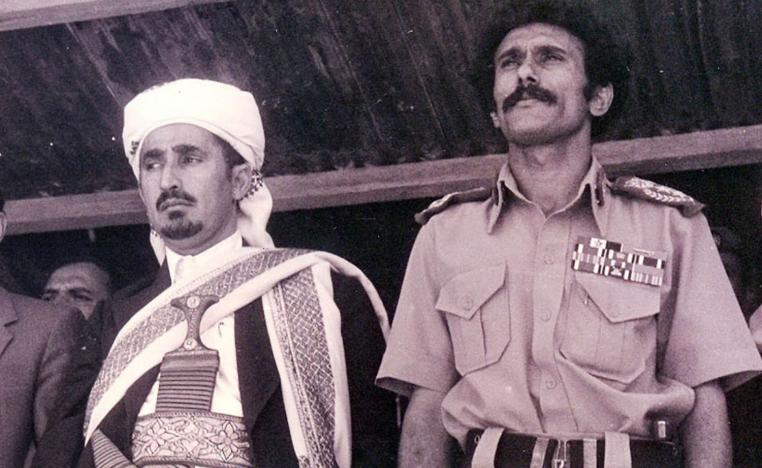 الرئيس اليمني الراحل علي عبدالله صالح مع رئيس التجمع اليمني للاصلاح عبدالله الأحمر