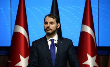 صهر أردوغان يدفع الاقتصاد التركي نحو الهاوية 