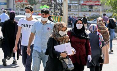إيران تستجدي مواطنيها التزام البيوت لمنع انتشار كورونا مجددا