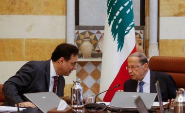 الرئيس اللبناني ميشال عون ورئيس الوزراء حسان دياب