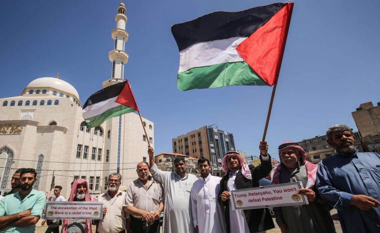 فلسطينيون يتظاهرون في خان يونس ضد مشروع الضم