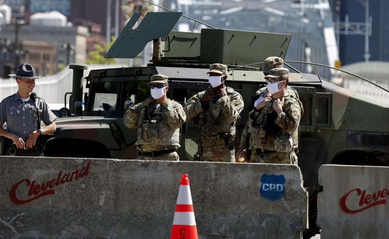 الولايات المتحدة نشرت المئات من عناصر الحرس الوطني لتطويق الاحتجاجات