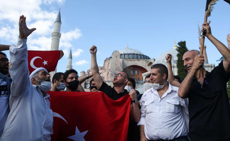 ترحيب انصار اردوغان بتحويل ايا صوفيا الى مسجد