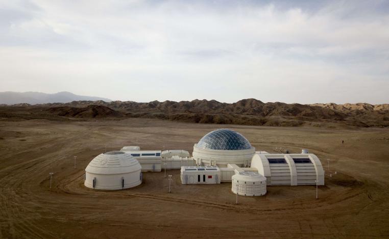 محاكاة لقاعدة مريخية في صحراء بالصين