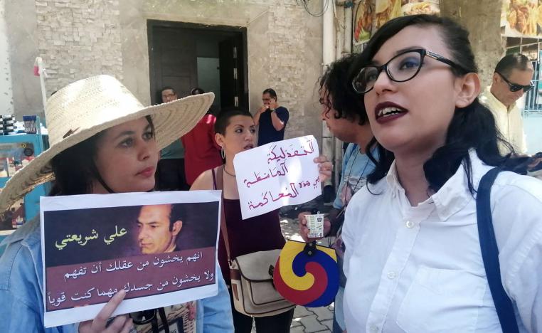 آمنة الشرقي (يمين): أين حقي الذي يكفله الدستور؟