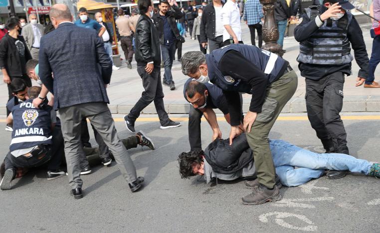 الأتراك تحت مقصلة القمع الممنهج