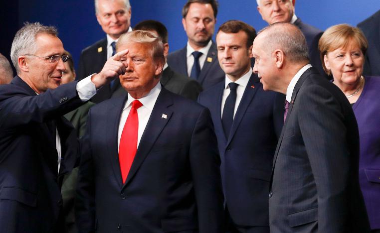 الرئيس التركي رجب طيب اردوغان وعدد من كبار المسؤولين والسياسيين خلال صلاة الجمعة بايا صوفيا