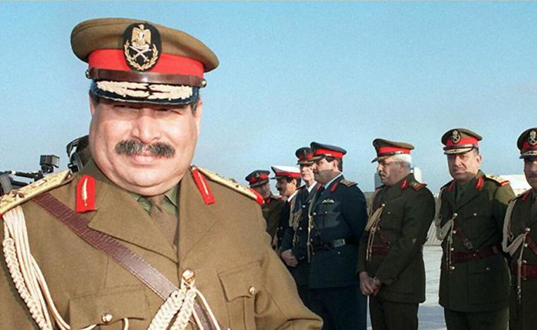 سلطان هاشم سلم نفسه بعد الغزو الاميركي