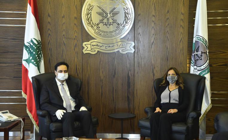 رئيس الوزراء اللبناني حسان دياب في زيارة لوزيرة الدفاع زينة عكر عدرا