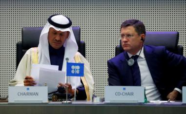 وزيرا الطاقة الروسي الكسندر نوفاك والسعودي الأمير عبدالعزيز بن سلمان في لقاء سابق