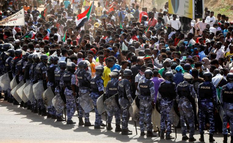السودان يشهد من حين إلى اخر اضطرابات اجتماعية بسبب تردي الوضع الاقتصادي