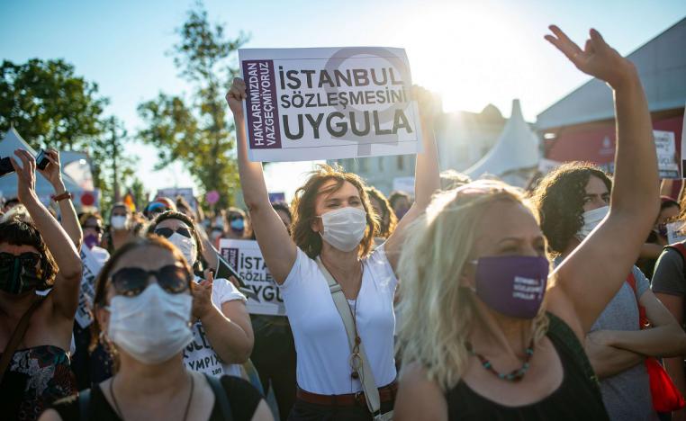 وقفة نسائية في تركيا لمنع العنف ضد المرأة