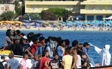 تونسيون يغامرون بحياتهم أملا في حياة أفضل على أرض أوروبا