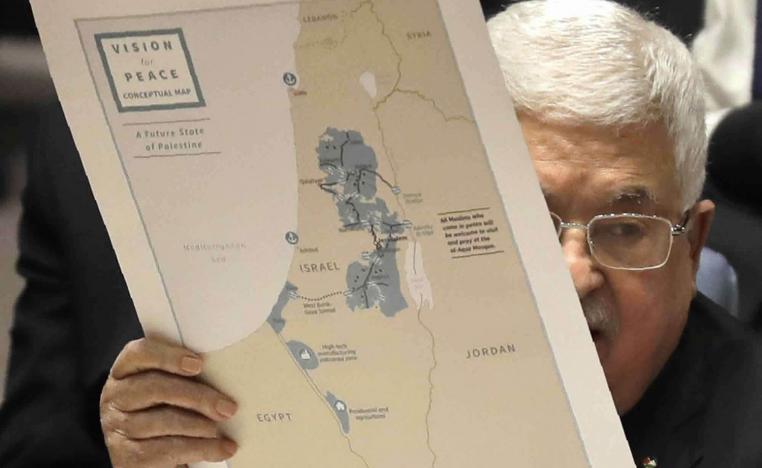 الرئيس الفلسطيني محمود عباس يعرض خريطة الضم الاسرائيلية