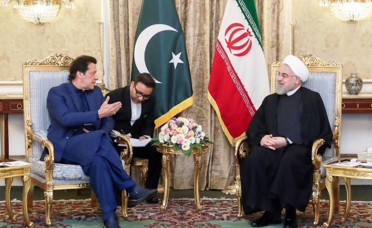 لقاء سابق في اكتوبر 2019 بين الرئيس الايراني حسن روحاني ورئيس الوزراء الباكستاني عمران خان