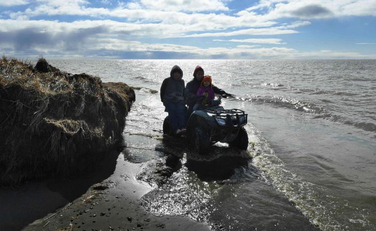 بحر بيرنغ في شمال المحيط الهادئ بين ألاسكا وروسيا 