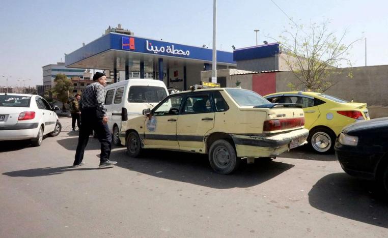 الاكتظاظ في محطات الوقود في مناطق النظام السوري