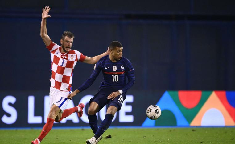 منتخب 'الديوك' يتساوى مع البرتغالي المتصدر في النقاط لكنه في المركز الثاني بفارق الاهداف
