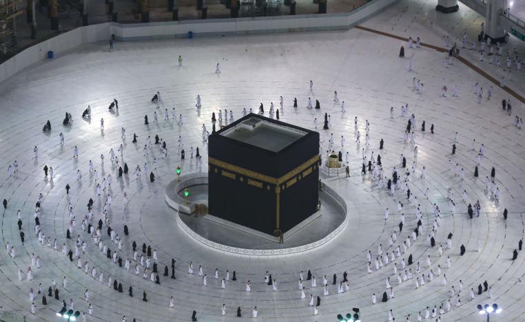 معتمرون