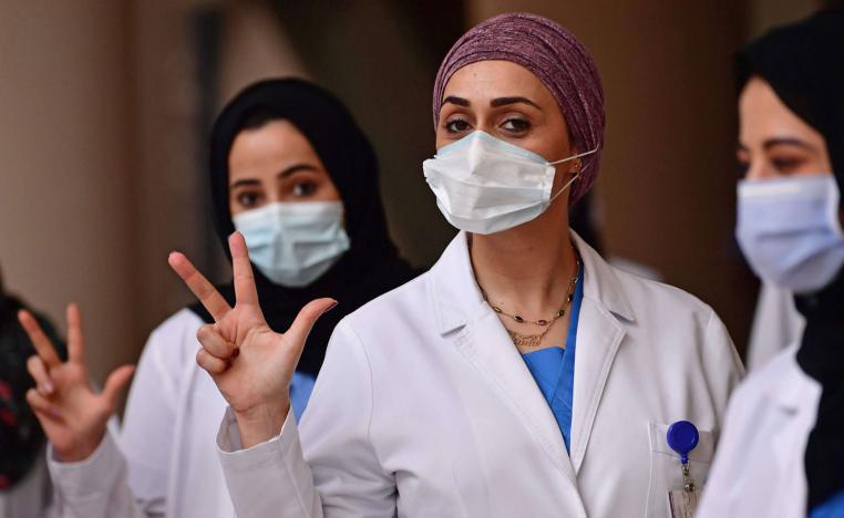  طاقم طبي في الامارات