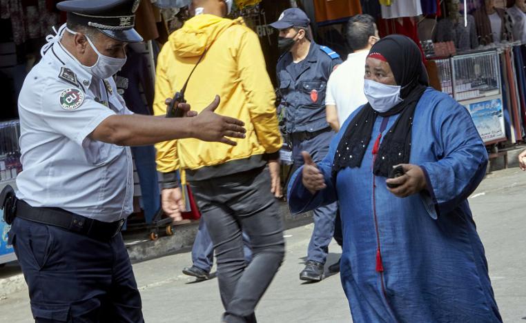 الشرطة المغربية تشدد على تطبيق إجراءات الوقاية من كورونا