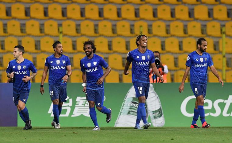 الهلال في المقدمة