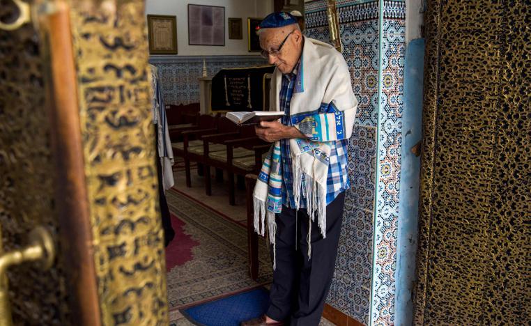 يهودي مغربي يشارك في احتفال ديني في مراكش