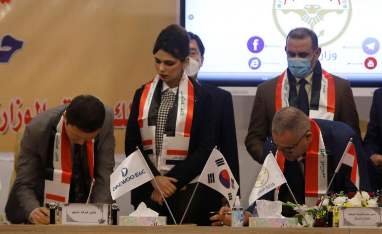 جانب من مراسم توقيع عقد بناء ميناء الفاو الكبير